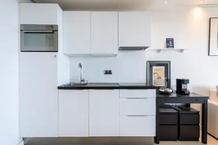 Résidence Appartement Avec Terrasse, Piscine & Acc&egrave;s Plage, Appartement à Golfe-Juan avec vue sur la mer - Photo 8