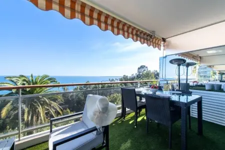 Résidence Appartement Avec Terrasse, Piscine & Acc&egrave;s Plage, Appartement à Golfe-Juan avec vue sur la mer - Photo 9