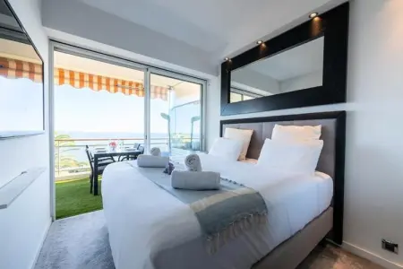 Résidence Appartement Avec Terrasse, Piscine & Acc&egrave;s Plage, Appartement à Golfe-Juan avec vue sur la mer - Photo 11