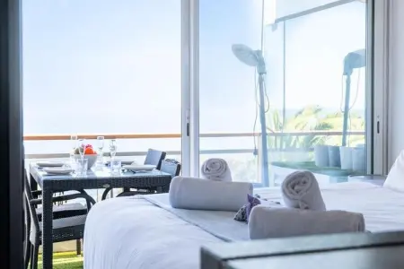 Résidence Appartement Avec Terrasse, Piscine & Acc&egrave;s Plage, Appartement à Golfe-Juan avec vue sur la mer - Photo 13