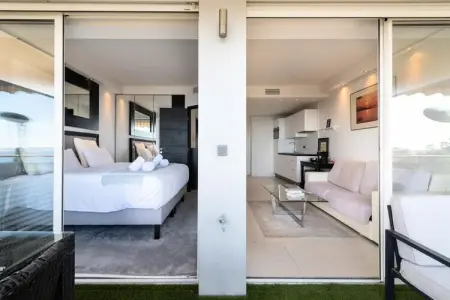 Résidence Appartement Avec Terrasse, Piscine & Acc&egrave;s Plage, Appartement à Golfe-Juan avec vue sur la mer - Photo 14