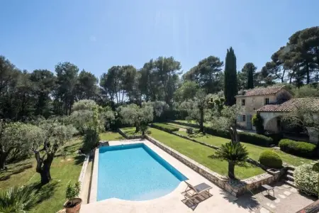 Résidence Bijou De 280m2 Et Piscine &agrave; D&eacute;bordement Au Calme Absolu, Villa à Roquefort avec piscine à débordement - Photo 1
