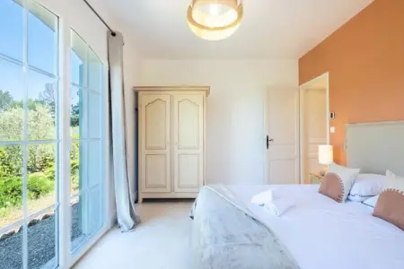 Résidence Bijou De 280m2 Et Piscine &agrave; D&eacute;bordement Au Calme Absolu, Villa à Roquefort avec piscine à débordement - Photo 3