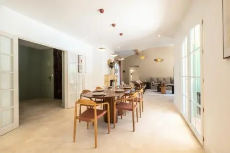 Résidence Bijou De 280m2 Et Piscine &agrave; D&eacute;bordement Au Calme Absolu, Villa à Roquefort avec piscine à débordement - Photo 11