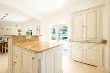 Résidence Bijou De 280m2 Et Piscine &agrave; D&eacute;bordement Au Calme Absolu, Villa à Roquefort avec piscine à débordement - Photo 13