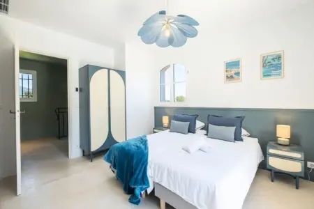 Résidence Bijou De 280m2 Et Piscine &agrave; D&eacute;bordement Au Calme Absolu, Villa à Roquefort avec piscine à débordement - Photo 34