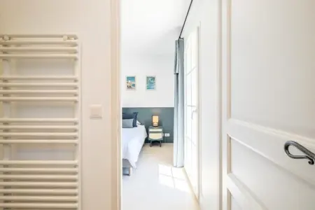 Résidence Bijou De 280m2 Et Piscine &agrave; D&eacute;bordement Au Calme Absolu, Villa à Roquefort avec piscine à débordement - Photo 39