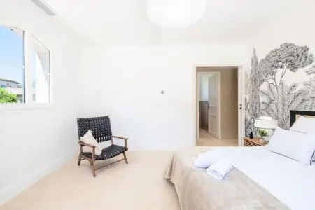 Résidence Bijou De 280m2 Et Piscine &agrave; D&eacute;bordement Au Calme Absolu, Villa à Roquefort avec piscine à débordement - Photo 45