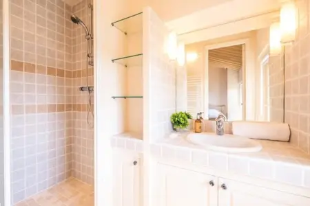 Résidence Bijou De 280m2 Et Piscine &agrave; D&eacute;bordement Au Calme Absolu, Villa à Roquefort avec piscine à débordement - Photo 61