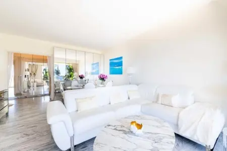 Résidence Spacieux 2p Vue Mer &ndash; R&eacute;sidence Avec Piscine, Cannes, Appartement à Cannes avec vue imprenable sur la mer - Photo 4