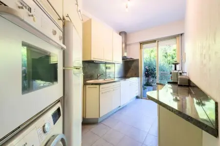 Résidence Spacieux 2p Vue Mer &ndash; R&eacute;sidence Avec Piscine, Cannes, Appartement à Cannes avec vue imprenable sur la mer - Photo 25