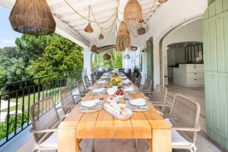 Résidence Villa 400m&sup2; Padel Piscine Volley, Villa à Valbonne avec piscine et terrains de sport - Photo 11
