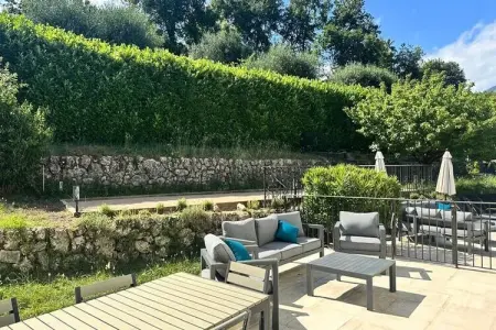 Belle Et Spacieuse Villa - Piscine - Jardin, Villa sur la Côte d’Azur avec Piscine - Photo 12