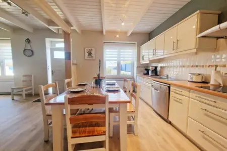 Holiday home in Plougasnou Baie de Morlaix, Maison de charme au cœur du village - Photo 11