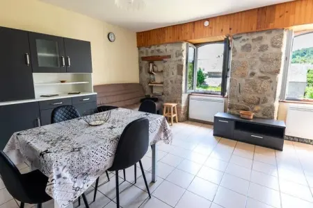 Gîte Perceneige - ancien presbytère 3/5 personnes, Appartement avec jardin dans la région de Lozère - Photo 2