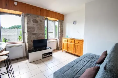 Gîte Violette d'aubrac 3/5 personnes, Appartement en Lozère avec jardin et barbecue - Photo 2