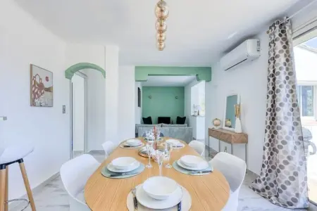 Villa Helv&eacute;tie -, Villa à Toulon avec piscine et vue sur Faron - Photo 5