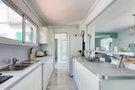 Villa Helv&eacute;tie -, Villa à Toulon avec piscine et vue sur Faron - Photo 10