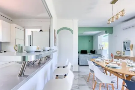 Villa Helv&eacute;tie -, Villa à Toulon avec piscine et vue sur Faron - Photo 12