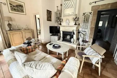 Belle Villa Proven&ccedil;ale Avec Piscine Et Jacuzzi, Villa dans le Luberon avec Piscine et Jacuzzi - Photo 4