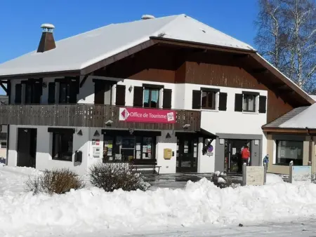 Appartement spacieux proche des pistes avec balcon et parking - Photo 8