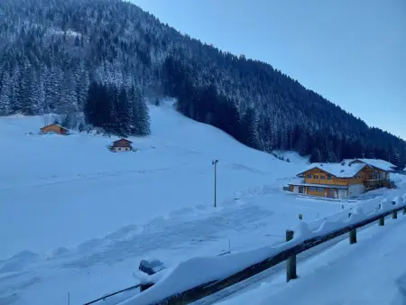 Studio lumineux avec balcon, vue montagne, 25m² - Photo 9