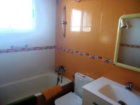 Confortable appartement pour 6 à Peñiscola avec jardin et terrasse - Photo 15