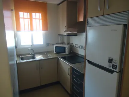 Appartement moderne proche plage, 2 chambres, clim, parking - Photo 6