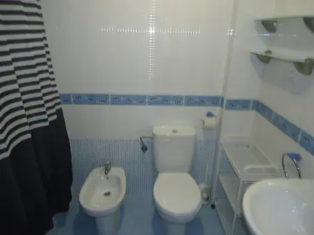 Appartement moderne proche plage, 2 chambres, clim, parking - Photo 10