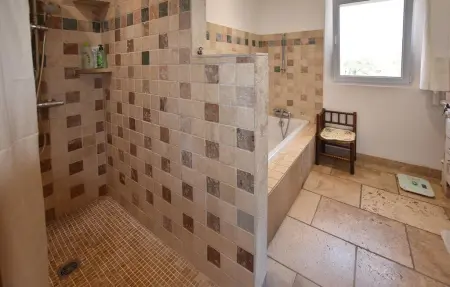 Maison avec piscine privée, Maison 10 personnes à Lacoste - Photo 25