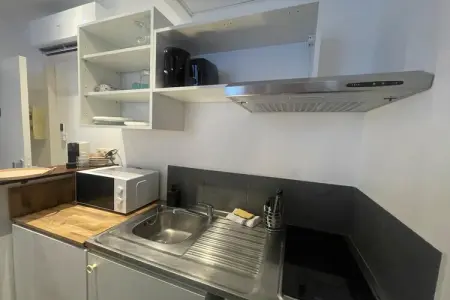 Cour & confort dans le Vieux Cannet, Retraite en appartement confortable au Cannet - Photo 1