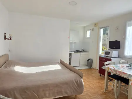 Studio avec balcon, jardin commun, WIFI, près des Thermes - Photo 1