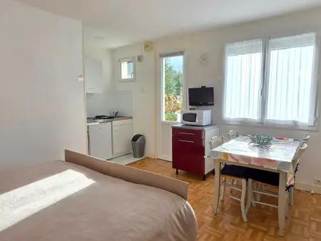 Studio avec balcon, jardin commun, WIFI, près des Thermes - Photo 5