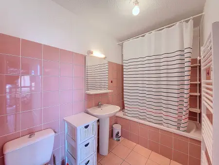Appartement cosy T2 avec balcon, animaux acceptés, parking privé - Photo 8