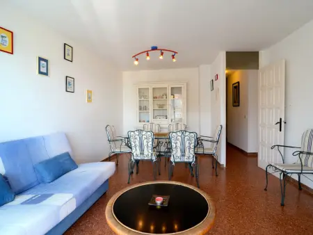 Appartement 3 Chambres près de la Plage avec Wi-Fi et Parking - Photo 8