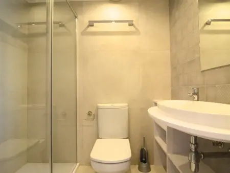 Appart. 3 chambres rénové, piscine commune, à L'Escala - Photo 4