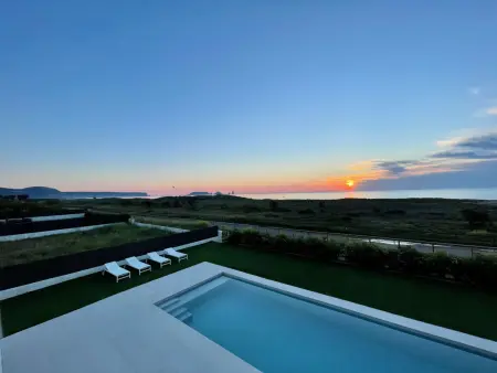 Villa de luxe à Mas Pinell avec accès direct plage et piscine privée - Photo 1