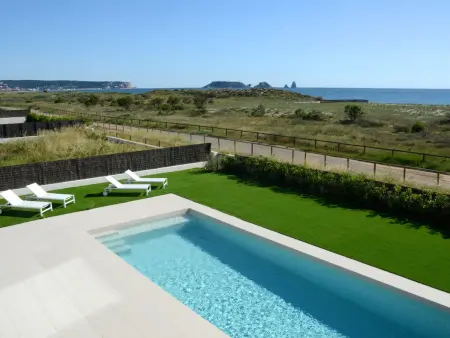 Villa de luxe à Mas Pinell avec accès direct plage et piscine privée - Photo 3