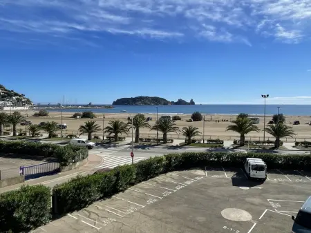 Appartement 2 chambres avec terrasse proche plage - Photo 4