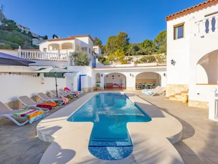 Villa spacieuse avec piscine privée, WiFi, climatisation et parking à Calpe - Photo 2