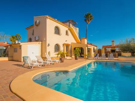 Villa avec piscine privée, terrasse & BBQ à Calpe, pour 6 pers., près des plages et commerces - Photo 1