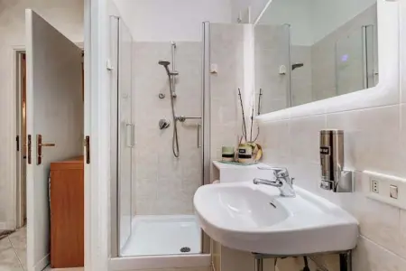 575907, Maison de vacances à Rome avec baignoire - Photo 13