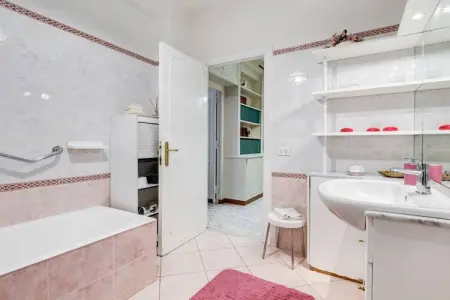 575907, Maison de vacances à Rome avec baignoire - Photo 19