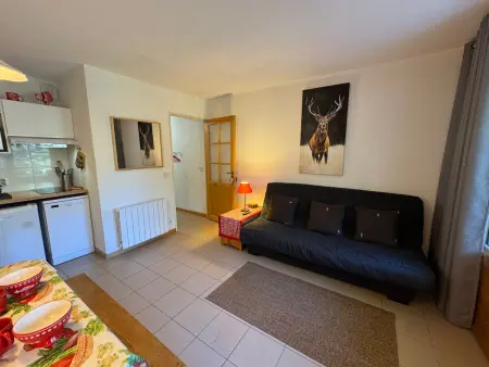 Studio rénové près des pistes avec balcon et casier à skis - Photo 2