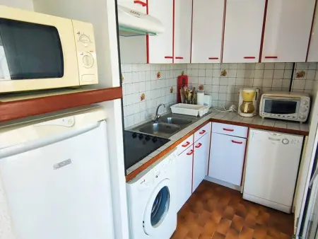 Agréable Appartement 3 Pièces avec Terrasse et Parking à Canet-Port - Photo 2