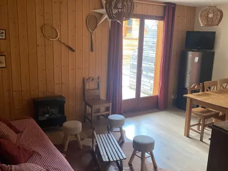Chalet mitoyen rénové 3 pièces, 7 pers, terrasse, parking, animaux admis - Photo 1