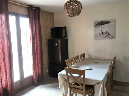 Chalet mitoyen rénové 3 pièces, 7 pers, terrasse, parking, animaux admis - Photo 2