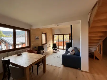 Duplex neuf 78m², 2 chambres, poêle, WIFI, parking, pour 5 pers. - Arâches-la-Frasse - Photo 4
