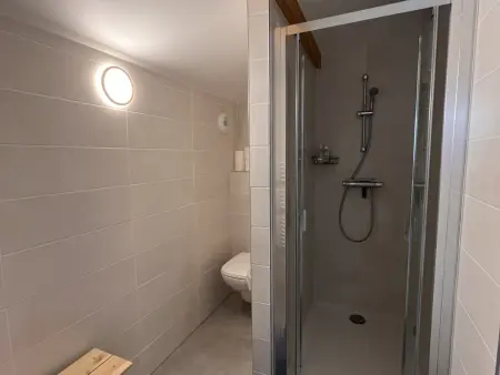 Duplex neuf 78m², 2 chambres, poêle, WIFI, parking, pour 5 pers. - Arâches-la-Frasse - Photo 12