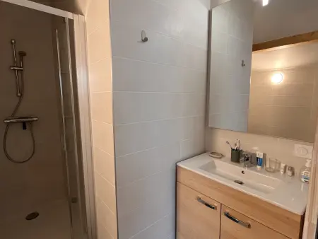 Duplex neuf 78m², 2 chambres, poêle, WIFI, parking, pour 5 pers. - Arâches-la-Frasse - Photo 13
